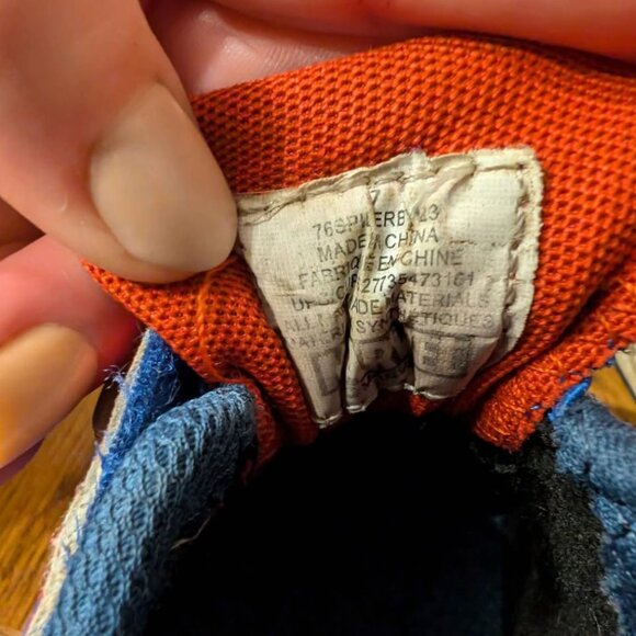 Spiderman toddler shoes - Picture 3 of 3